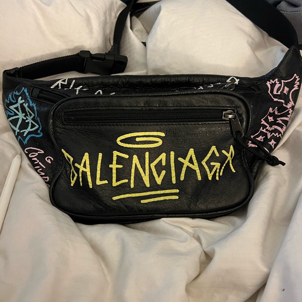 COPY - Selling my balenciaga bag